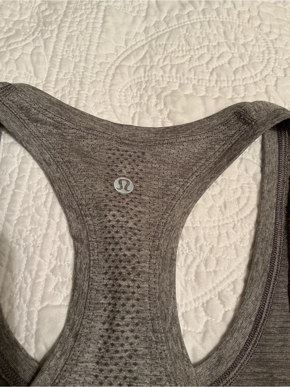 RARE LULULEMON Swiftly Tech Tank 2.0 Gray Hawaii Pineapple Design Size 2 - Picture 6 of 9